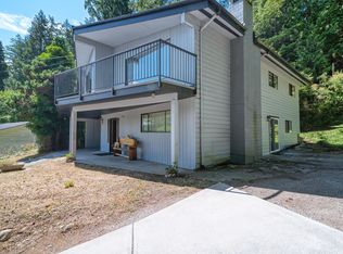 5713 Salmon Dr, Sechelt, BC V7Z0L8