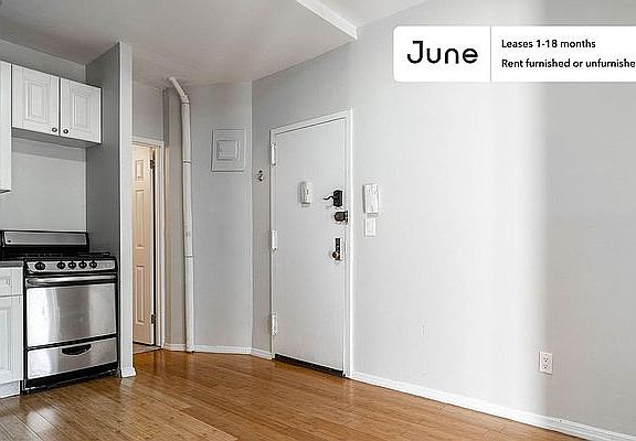 5th image of 439 W 48th St APT 1FW