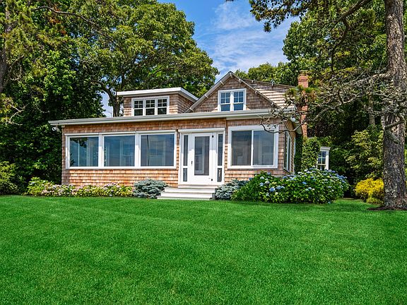 4th image of 8070 Peconic Bay Blvd