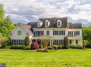 10917 Belgravia Ct, Great Falls, VA 22066