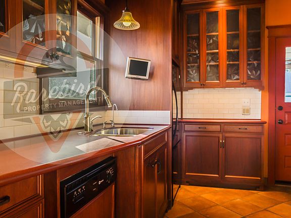 5th image of 2323-2329 NE Rodney Ave #2325
