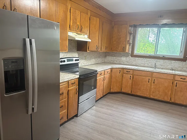 580 High St — Photo 2