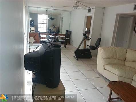 3rd image of 3201 Bayview Dr APT B
