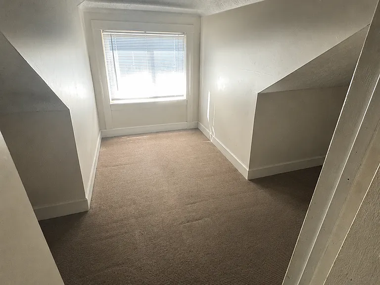1017 Vine St — Photo 32