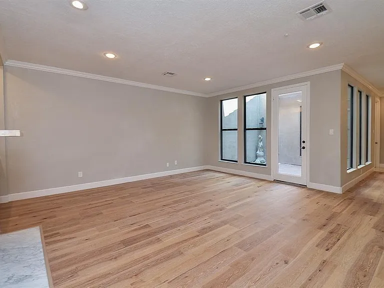 15735 Tanya Cir — Photo 5