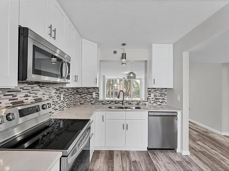 4530 Pinebrook Cir #208 — Photo 18