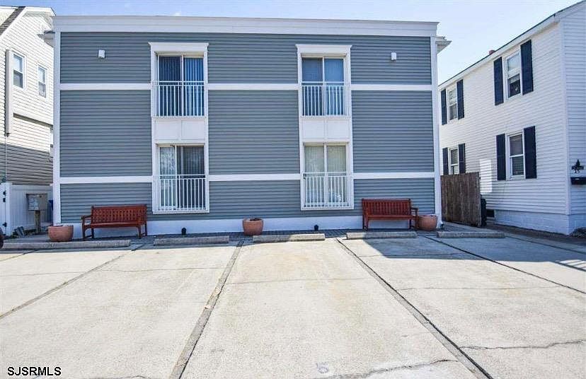1st image of 21 S Madison Ave APT 5