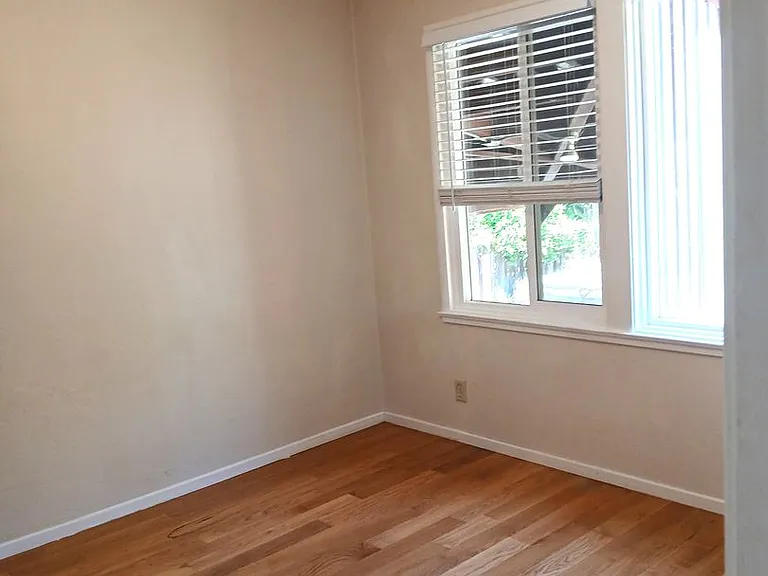 1757 King St — Photo 11