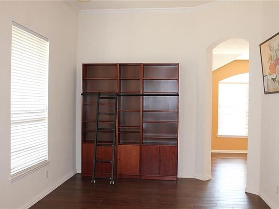 3rd image of 11700 Cotswold Dr