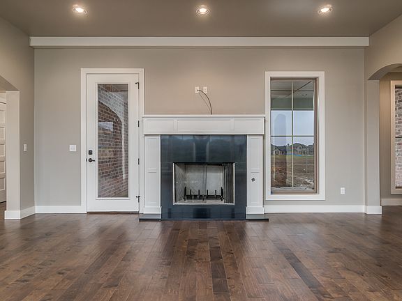 3rd image of 6605 Glenwood Dr