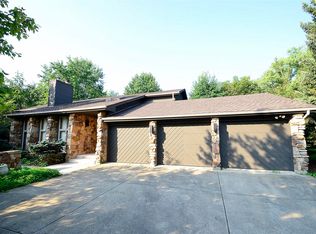 4N742 Honey Hill Cir, Wayne, IL