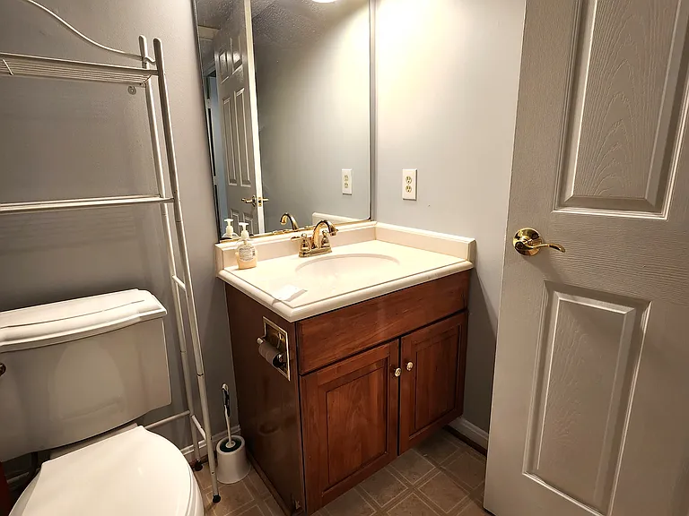 5965 Fairview Woods Dr — Photo 9