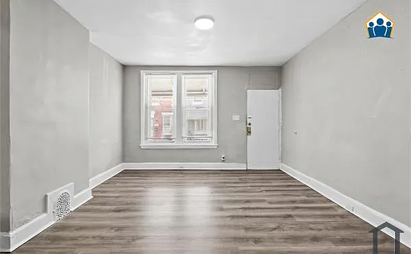 2511 W Oakdale St — Photo 11