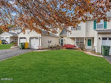 565 Woodbine Ln — Photo 6