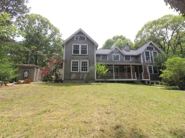 58 Weaver Ct, Tisbury, MA 02568