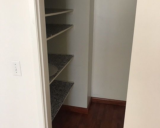 4th image of 1310 S Barrington Ave APT 6