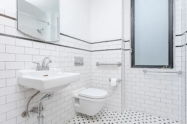 Bathroom, photo 1