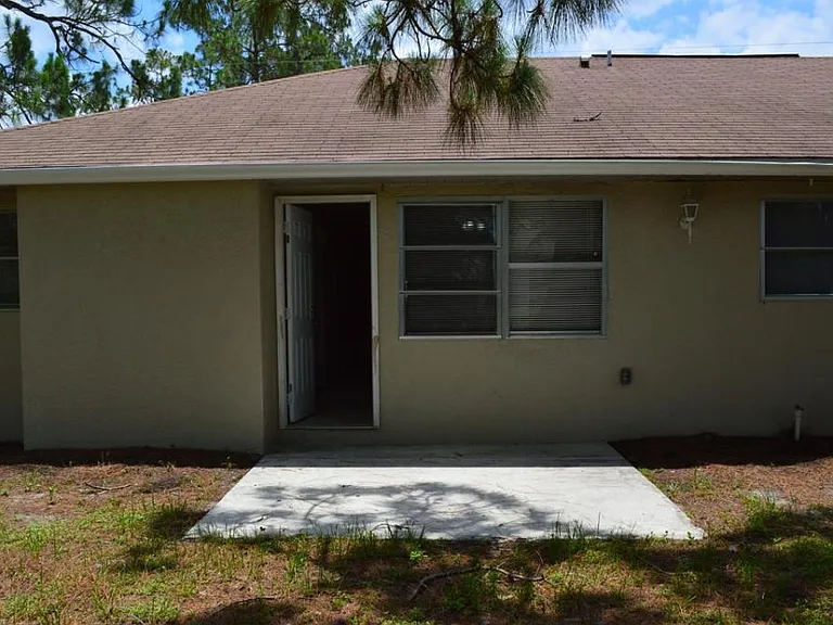 2432 Lantana Ave — Photo 7
