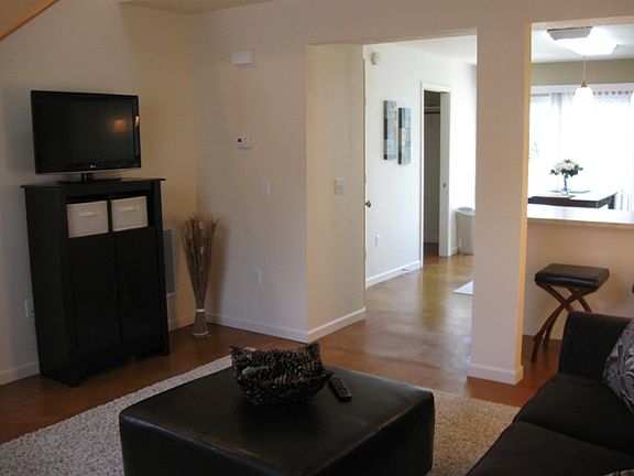 2nd image of 5205 Loft Dr #1