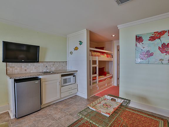 5th image of 1987 Scenic Gulf Dr Unit A4
