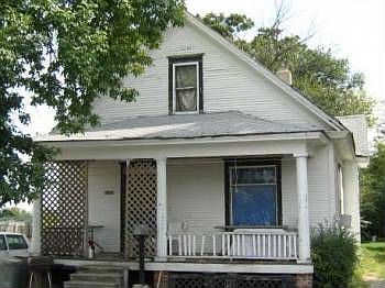 1st image of 4409 Commercial Ave