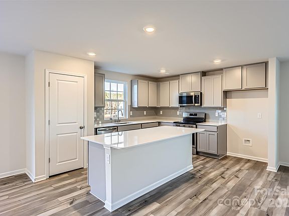 5th image of 1717 Wooten Way