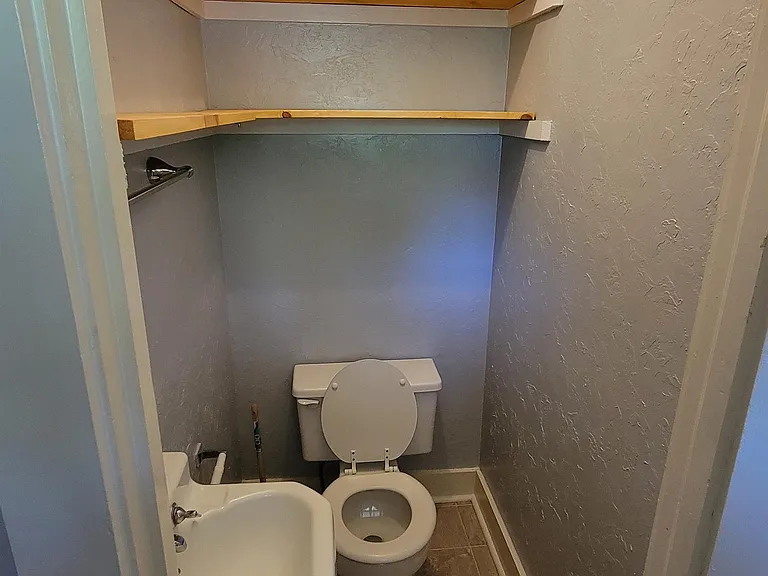 307 Jennings Ave #1 — Photo 8