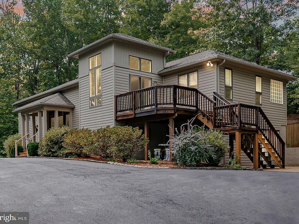 1st image of 152 Bernie Cir