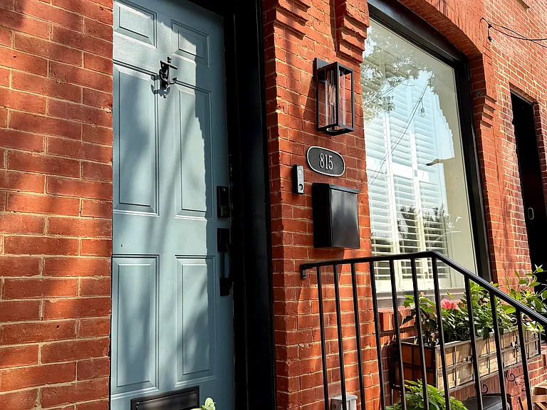 815 S Potomac St — Photo 1