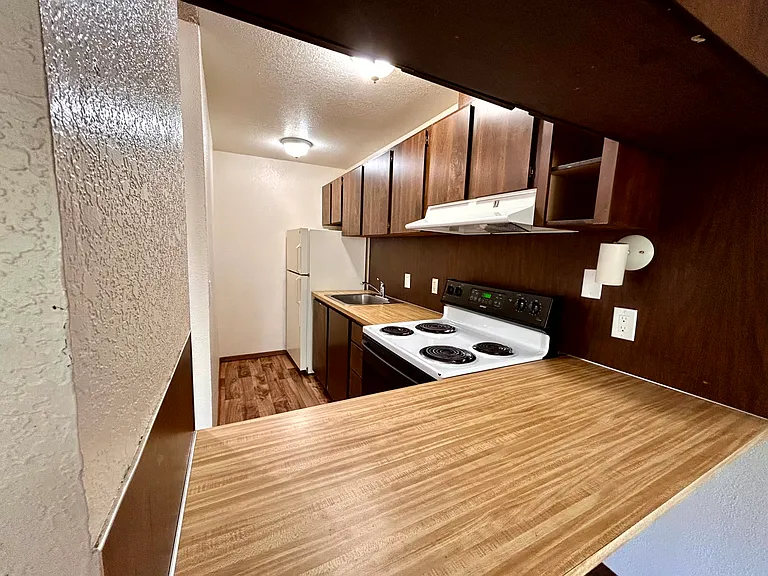 5222 University Way NE #204B — Photo 3