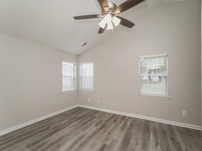 8908 Chesham Dr — Photo 8
