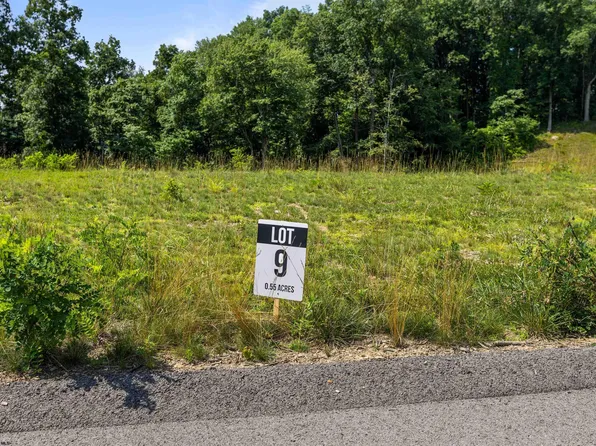 9 Eagle Glenn Ct, Morgantown, WV 26508
