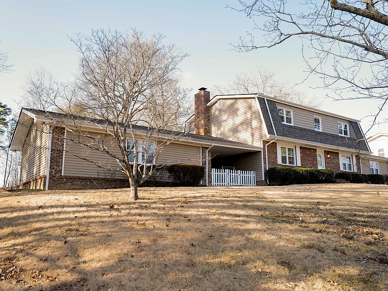 8693 Arbutus Dr — Photo 43
