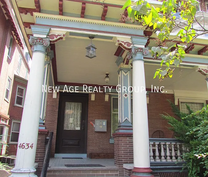 4634 Spruce St #3F — Photo 1