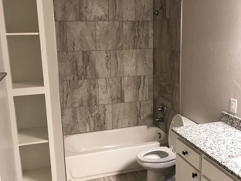 1225 E Main St — Photo 8