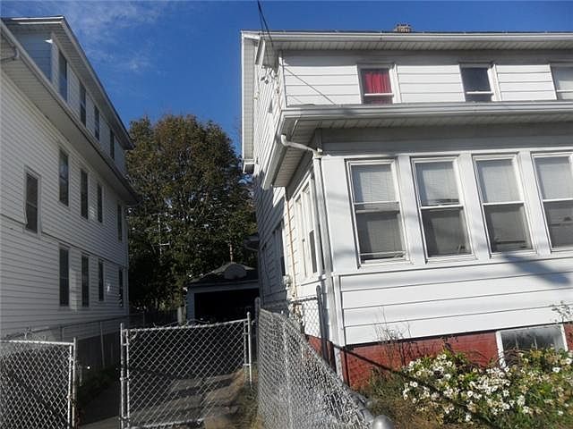 2nd image of 453 Willow St
