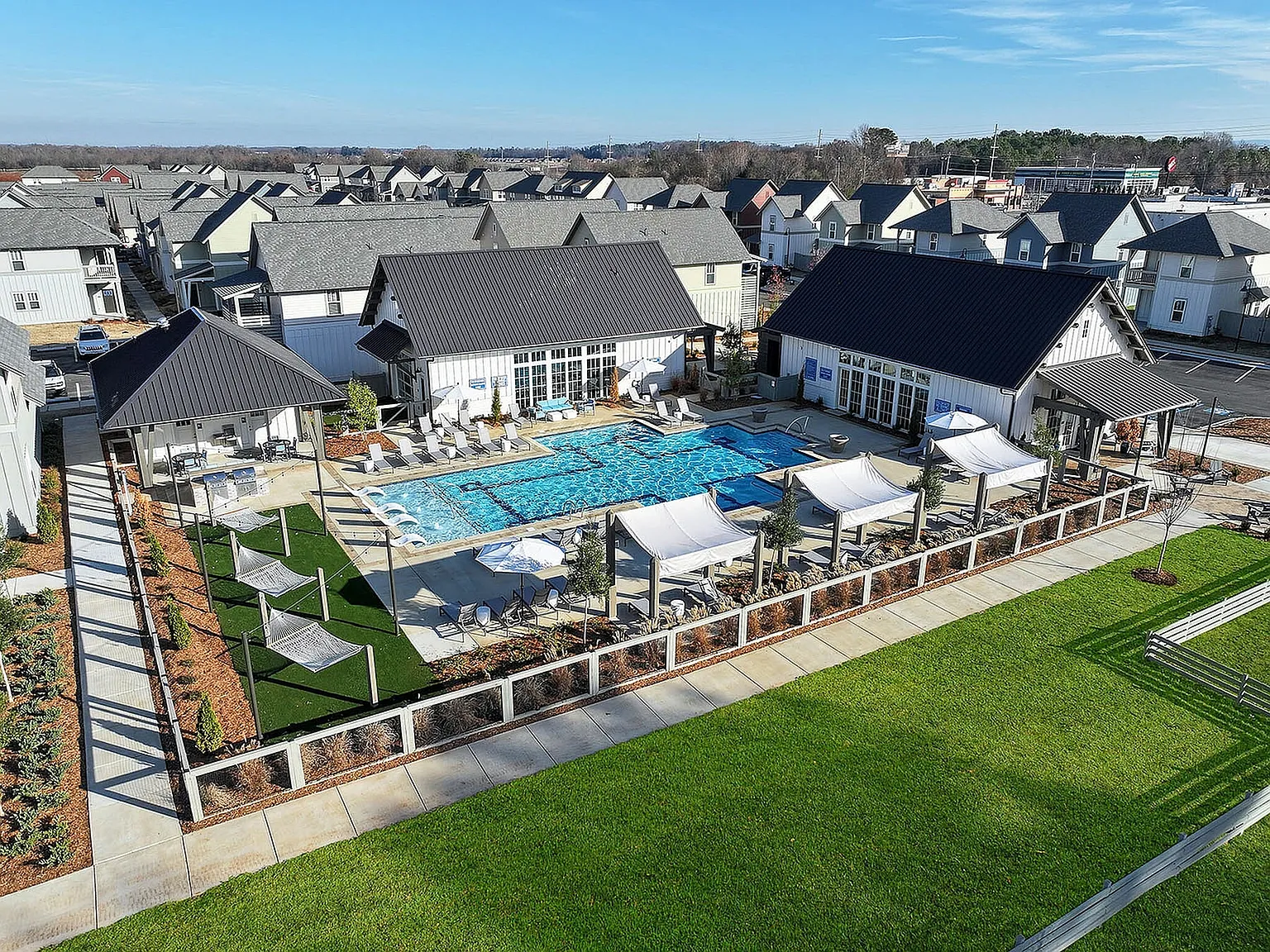 LEO at Carmel - SINGLE FAMILY RENTAL HOMES — Photo 2