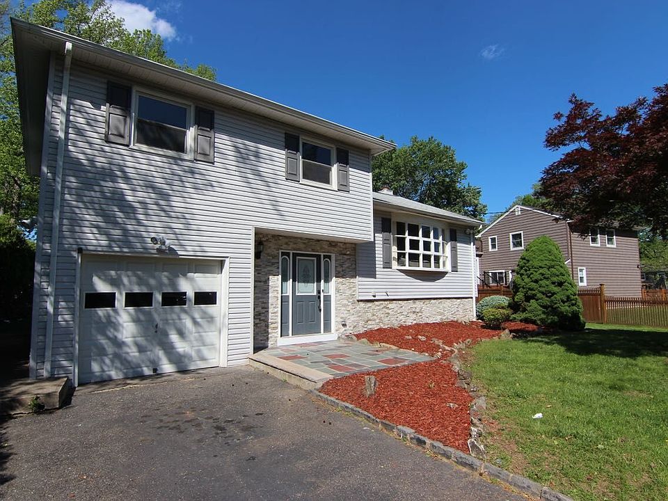 1st image of 34 Parkview Ave