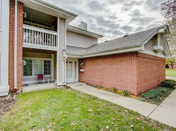 8985 Woodbridge Dr #8985, Greendale, WI 53129