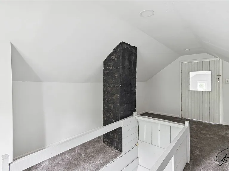 17520 Russell St — Photo 13
