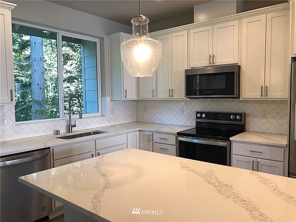 4th image of 13420 lot 4 Manor Way #A-3