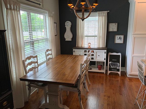 3rd image of 2652 Royal Ct