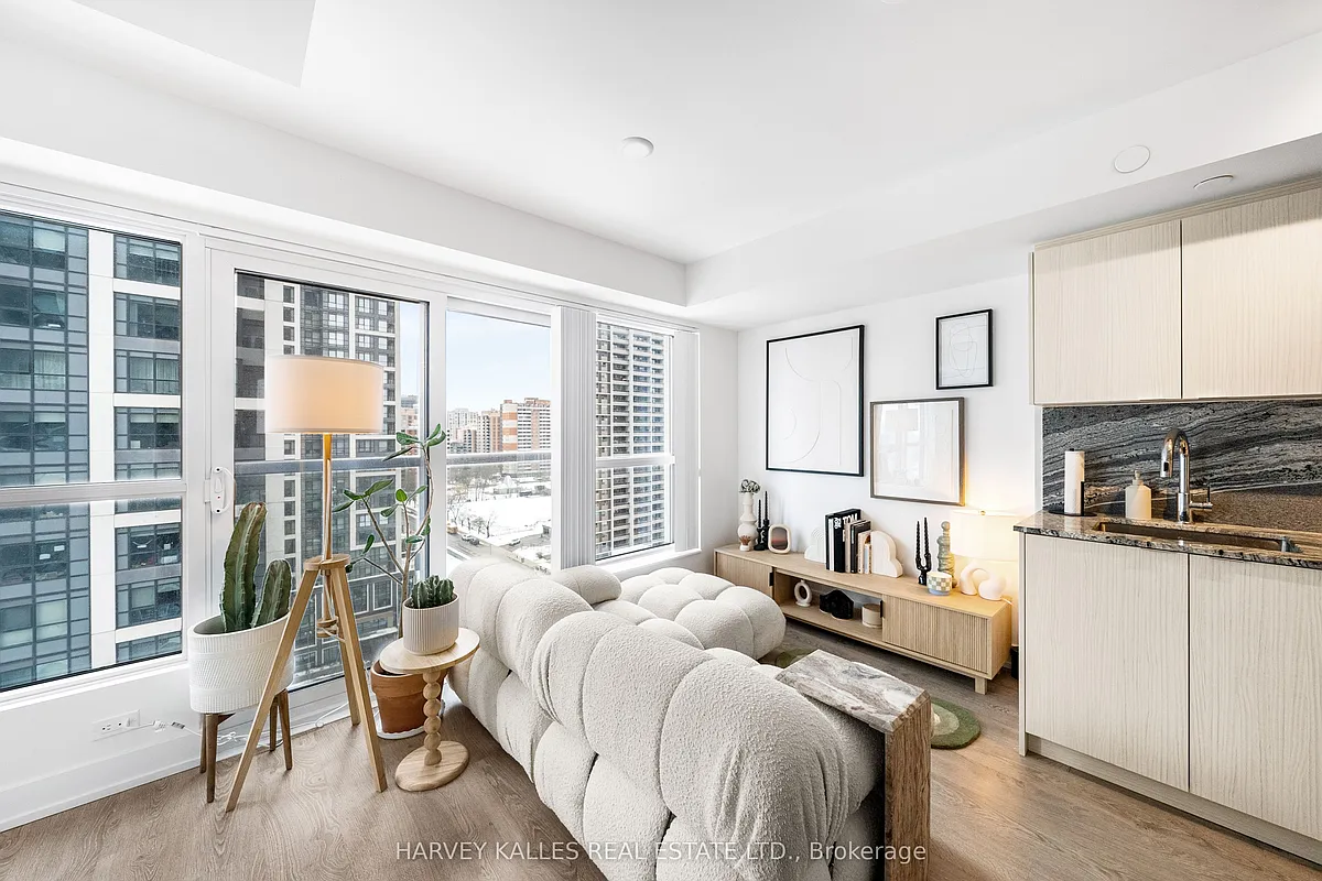 Building Photo - 5 Mabelle Ave #1131