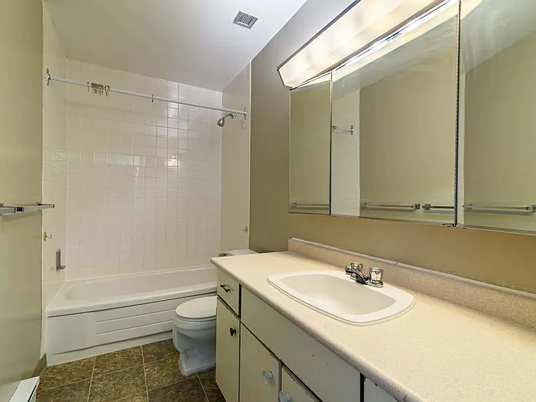 30 Strauss Dr — Photo 6