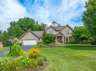 1324 Partridge Dr, Castleton, NY 12033