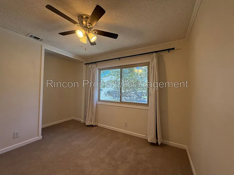 694 Deerhunter Ln — Photo 13