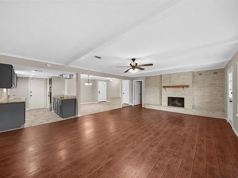16306 Forest Bend Ave — Photo 6