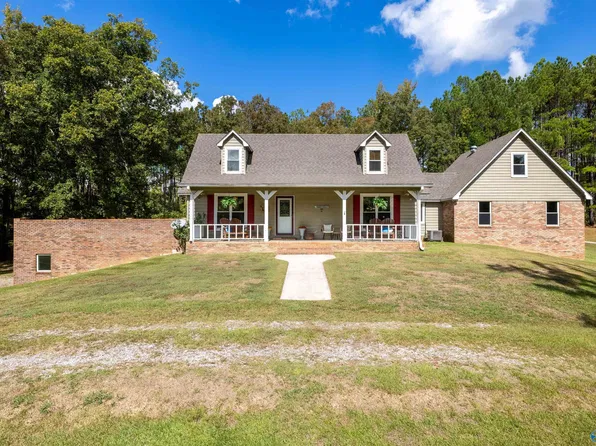 672 Kemp Rd, Hamilton, AL 35570