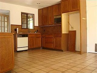 5th image of 520 Highmoor Ave