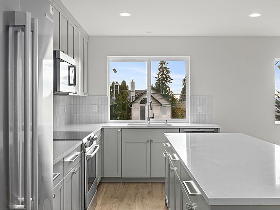 5th image of 2128B N 88th St